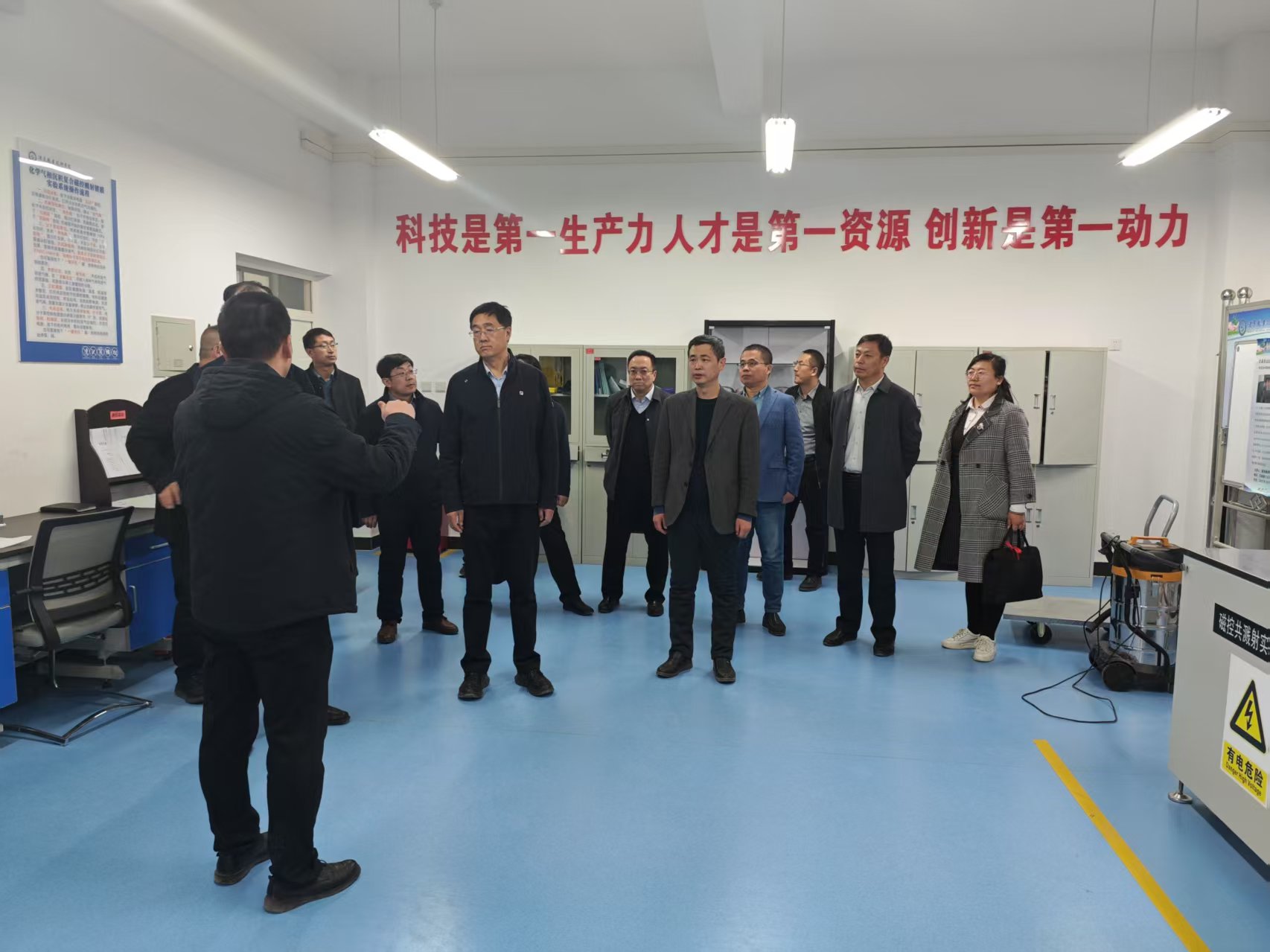 兰州交通大学、甘肃交通职业技术学院领导一行莅临新能源学院调研